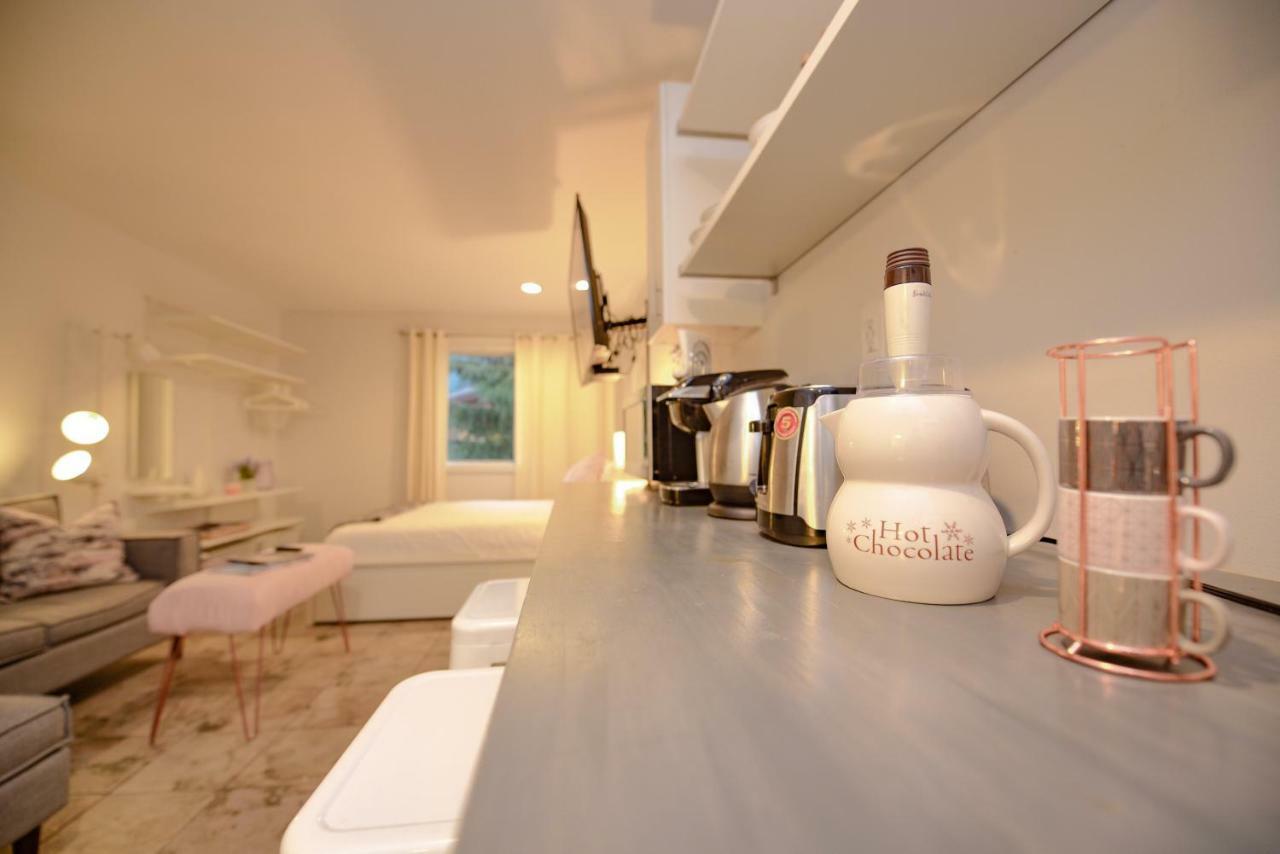 Newly Renovated Whistler Studio Екстериор снимка